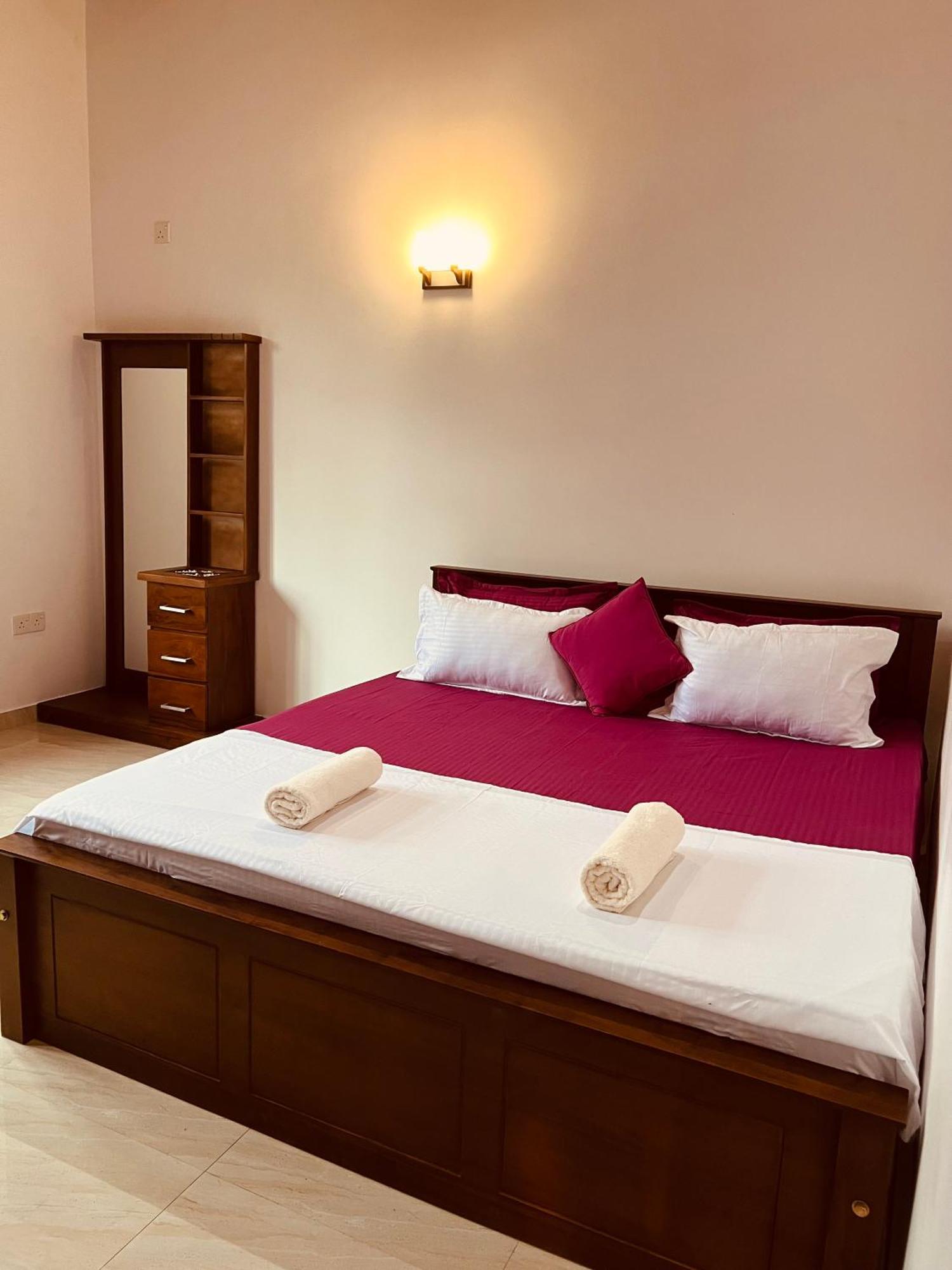 Ahasna Airport Villa Negombo Ngoại thất bức ảnh