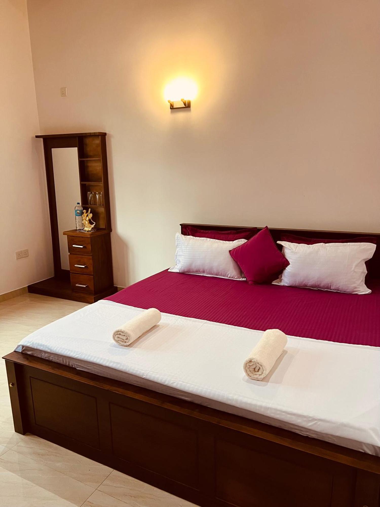 Ahasna Airport Villa Negombo Ngoại thất bức ảnh