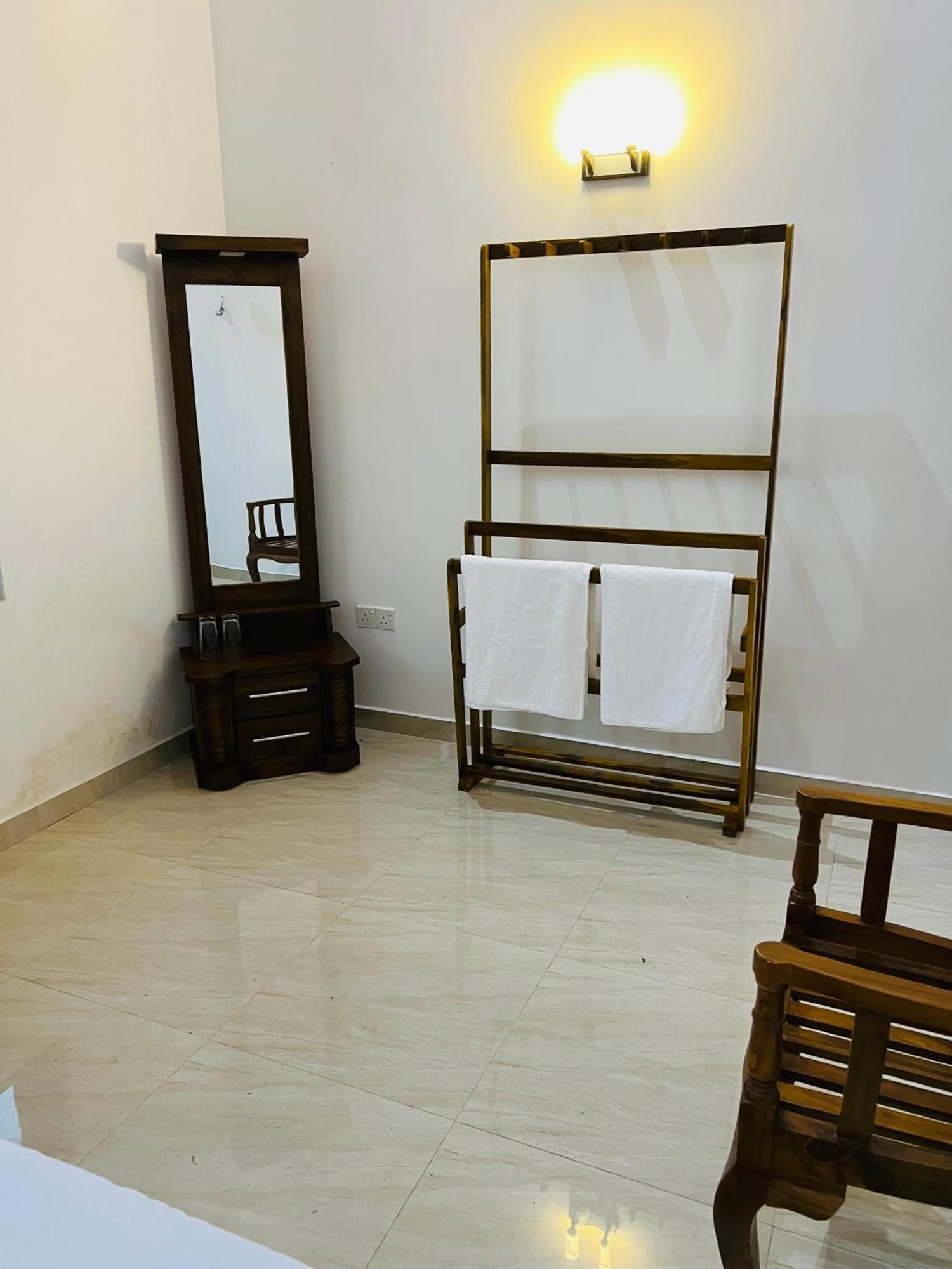 Ahasna Airport Villa Negombo Ngoại thất bức ảnh