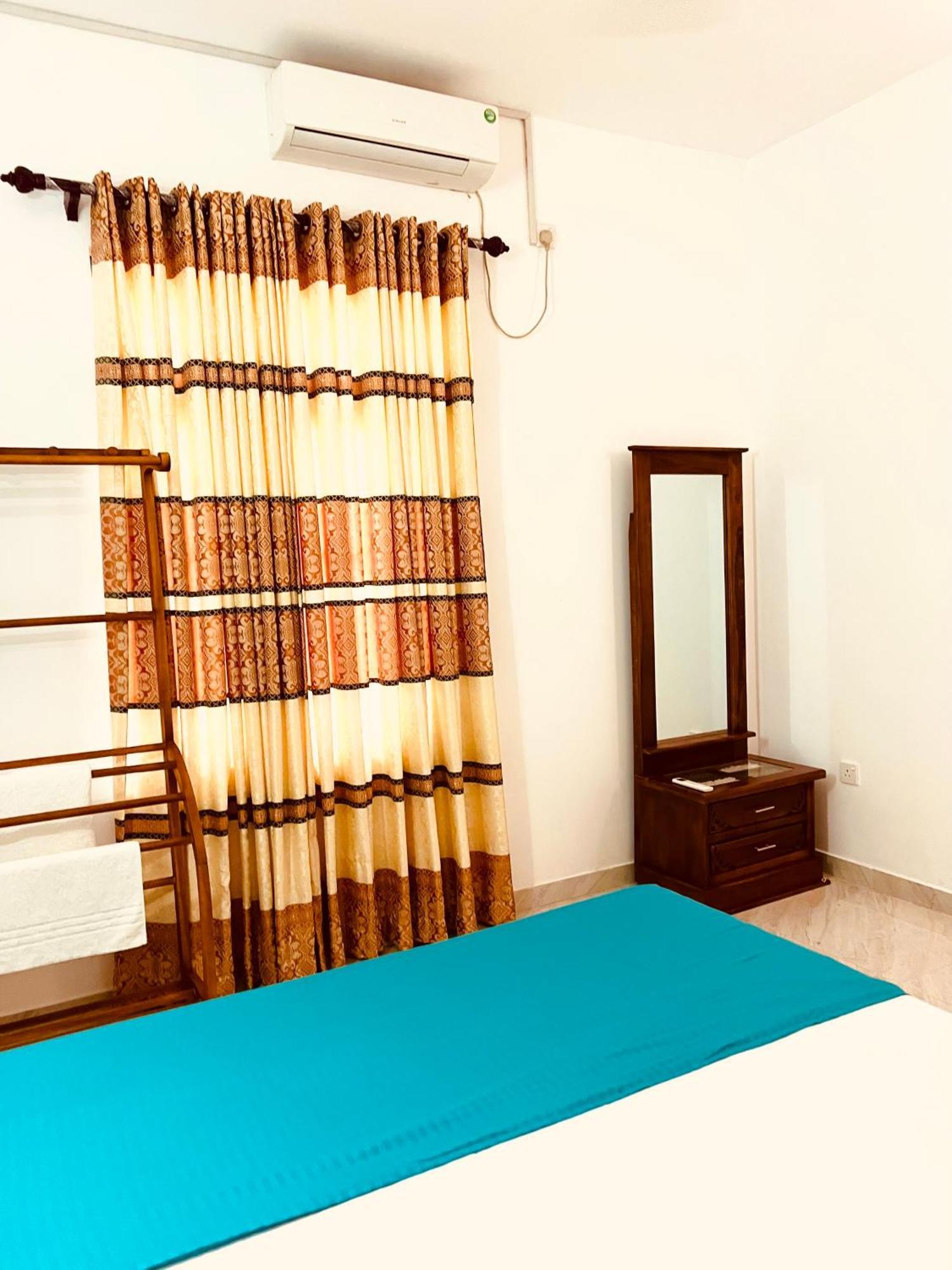 Ahasna Airport Villa Negombo Ngoại thất bức ảnh